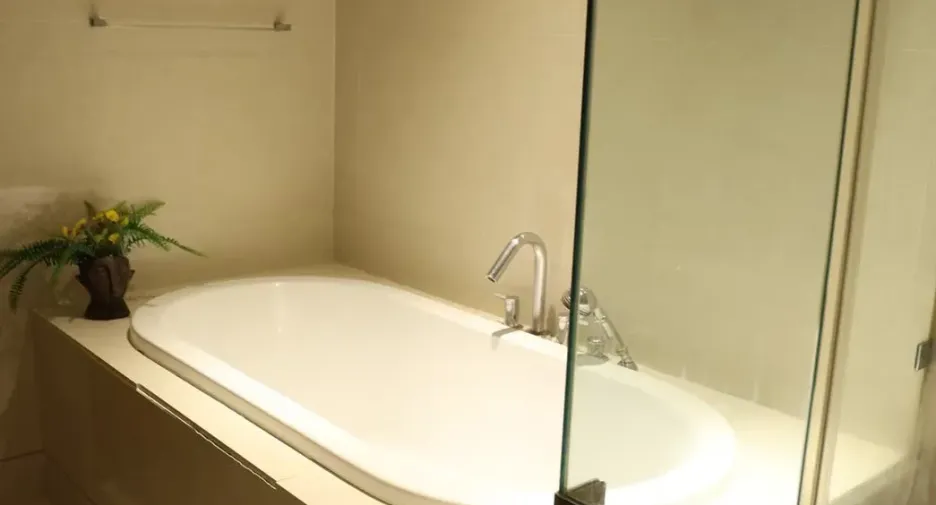 À vendre 1 chambre condo à Khlong Toei, Bangkok