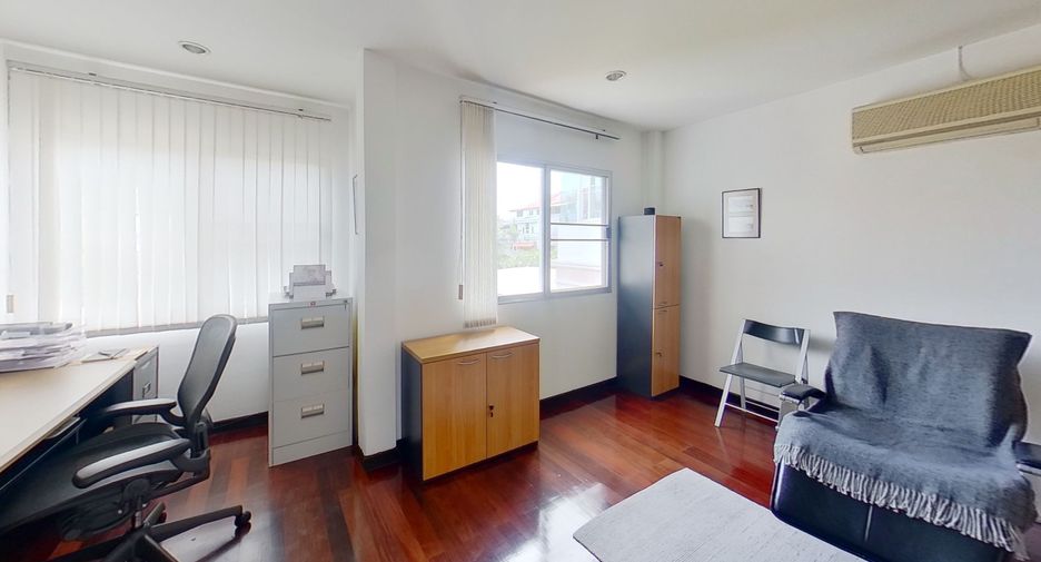 For sale 4 bedrooms house in Hua Hin, Prachuap Khiri Khan
