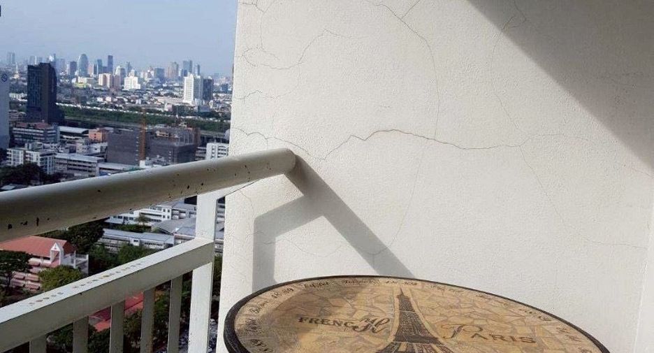 For rent 1 bed condo in Watthana, Bangkok
