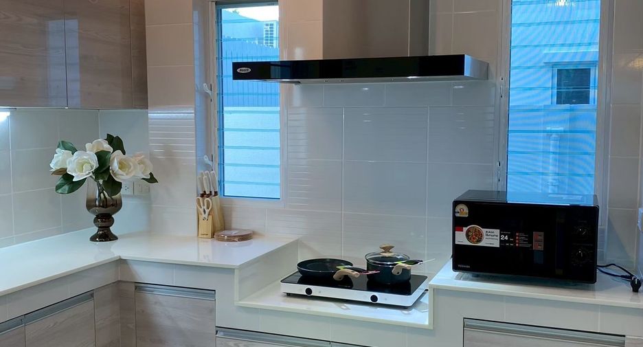 Casa en alquiler de 4 habitaciones en Mueang Phuket, Phuket