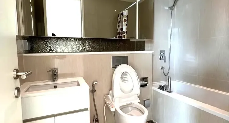 Wohnung zur Miete mit 2 Zimmer in Watthana, Bangkok