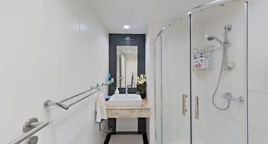 For sale 2 bedrooms apartment in Mueang Phuket, Phuket