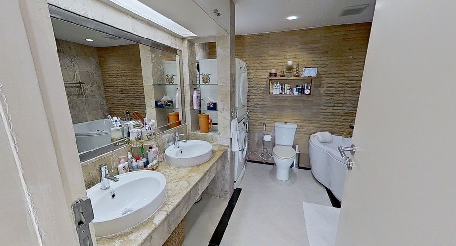 For sale 2 bedrooms apartment in Mueang Phuket, Phuket