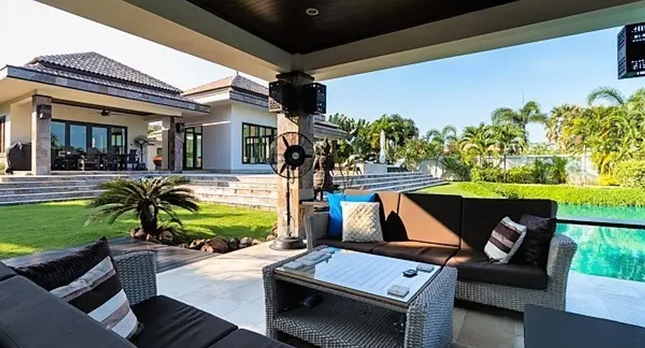 For sale 5 bedrooms villa in Sam Roi Yot, Prachuap Khiri Khan