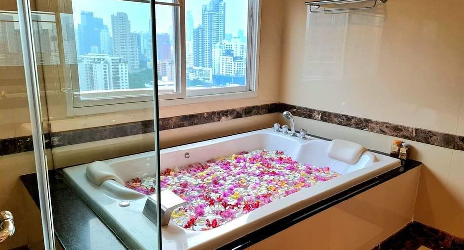 Wohnung zur Miete mit 4 Zimmer in Watthana, Bangkok