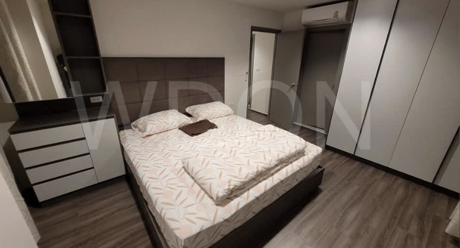 For rent 2 bedrooms condo in Khlong San, Bangkok