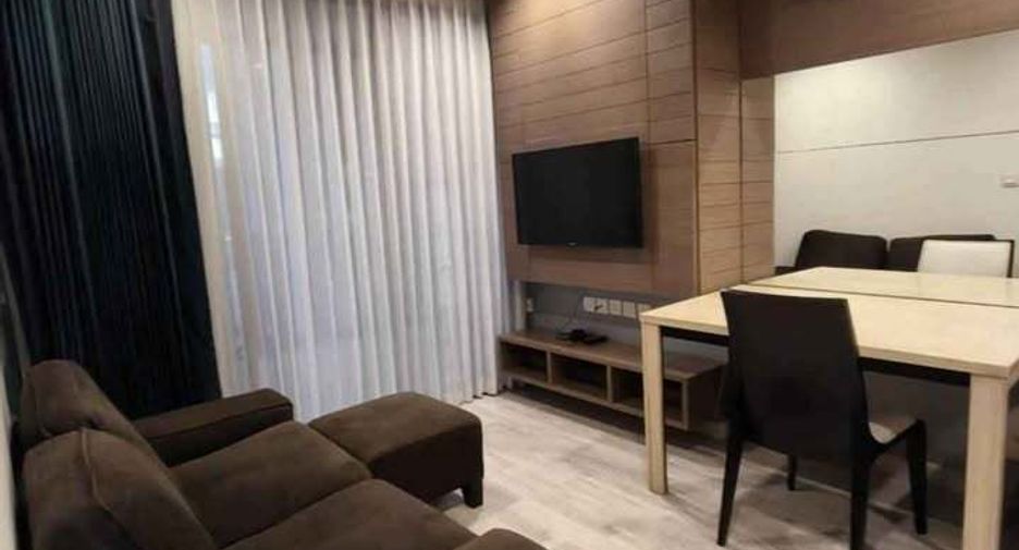 For rent 2 bedrooms condo in Phra Khanong, Bangkok