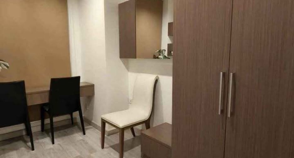 For rent 2 bedrooms condo in Phra Khanong, Bangkok