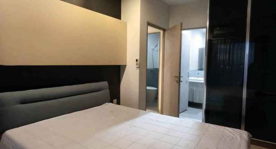 For rent 2 bedrooms condo in Phra Khanong, Bangkok