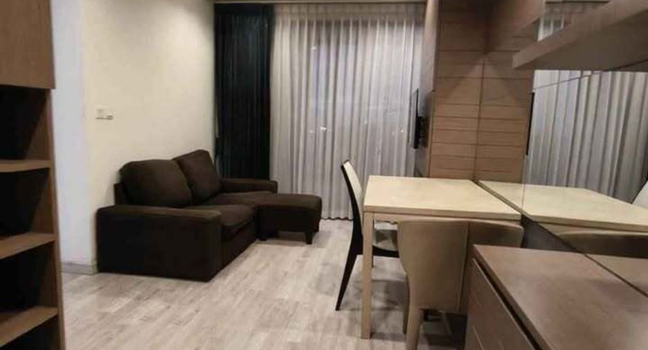 For rent 2 bedrooms condo in Phra Khanong, Bangkok