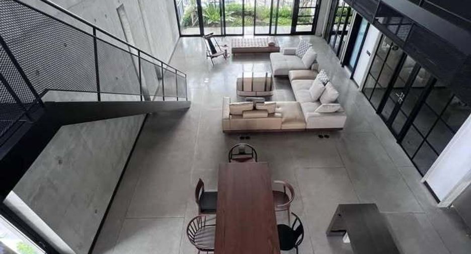 For rent 3 bedrooms condo in Yan Nawa, Bangkok