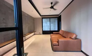 Wohnung zur Miete mit 3 Zimmer in Yan Nawa, Bangkok