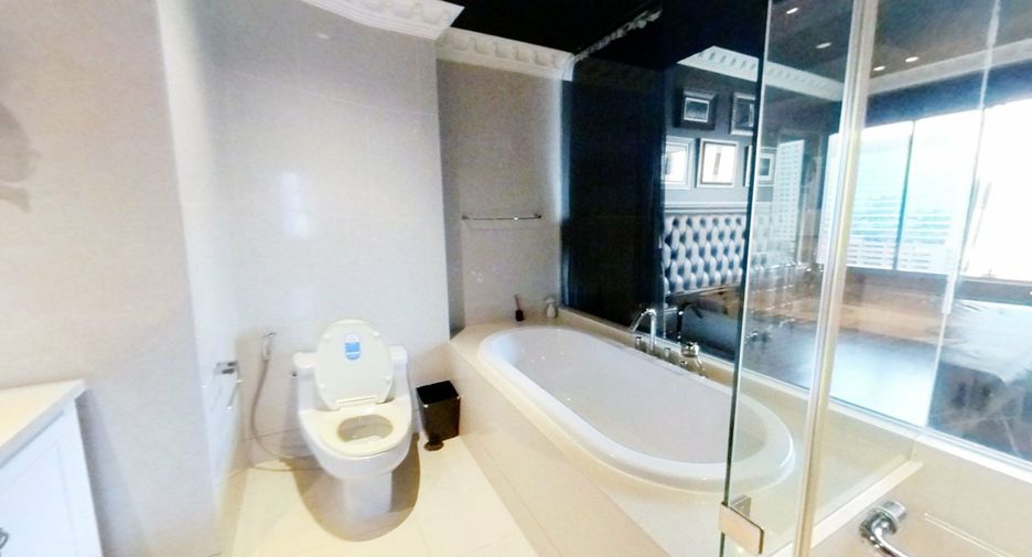 Condo en venta y en alquiler de 2 habitaciones en Khlong Toei, Bangkok