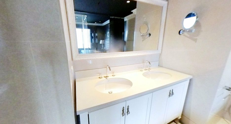 Condo en venta y en alquiler de 2 habitaciones en Khlong Toei, Bangkok
