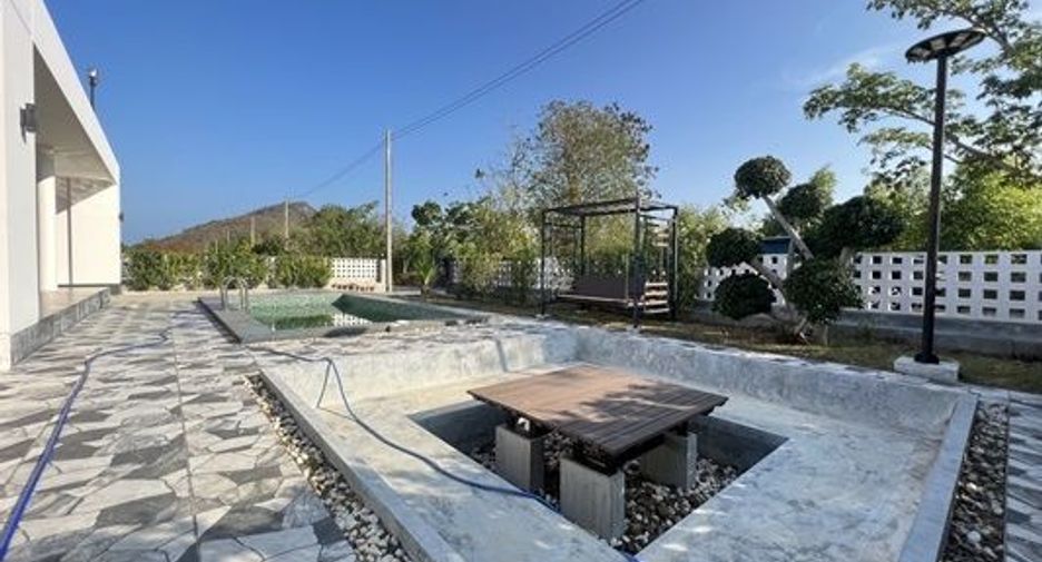 For sale 3 bedrooms house in Cha Am, Phetchaburi