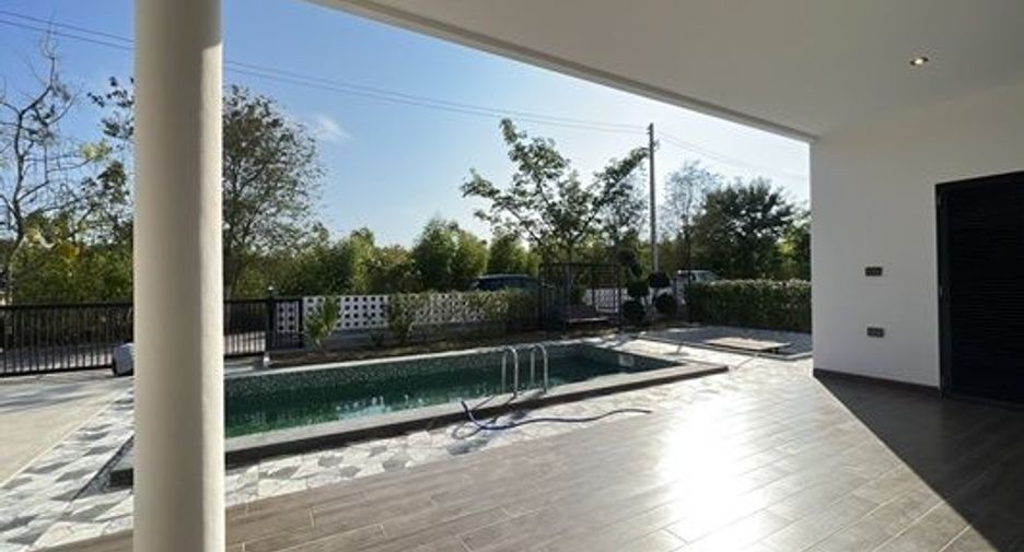 For sale 3 bedrooms house in Cha Am, Phetchaburi