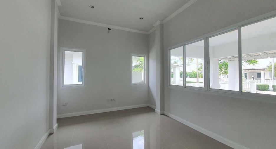 For sale 3 bedrooms house in Cha Am, Phetchaburi