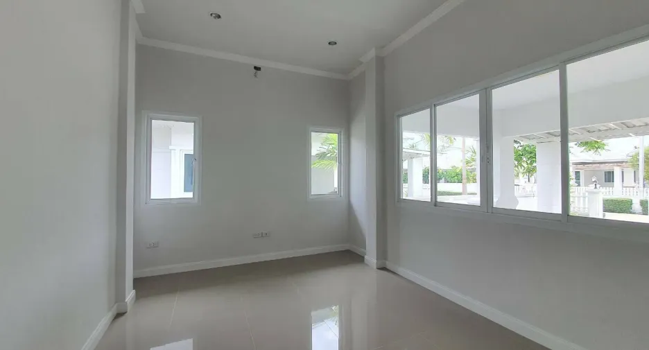 For sale 3 bedrooms house in Cha Am, Phetchaburi