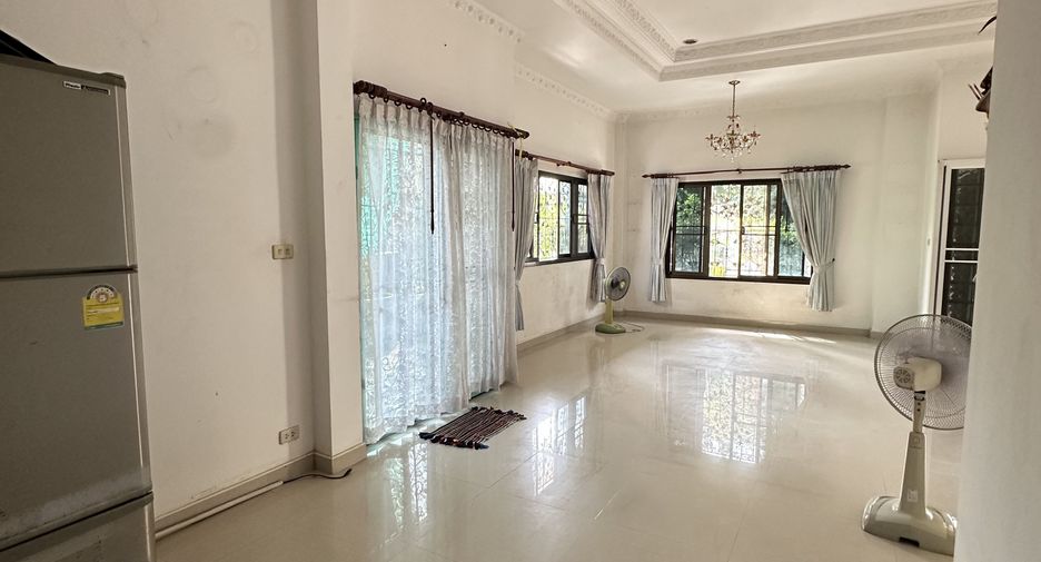 For sale 3 bedrooms house in Bang Lamung, Chonburi