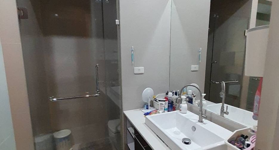 For sale and for rent 3 bedrooms townhouse in Khlong Toei, Bangkok
