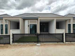 For sale 2 bedrooms townhouse in Si Racha, Chonburi