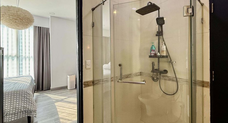 Wohnung zur Miete mit 2 Zimmer in Pathum Wan, Bangkok