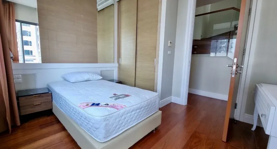 For rent 3 bedrooms condo in Khlong Toei, Bangkok