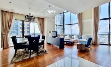 For rent 3 bedrooms condo in Khlong Toei, Bangkok