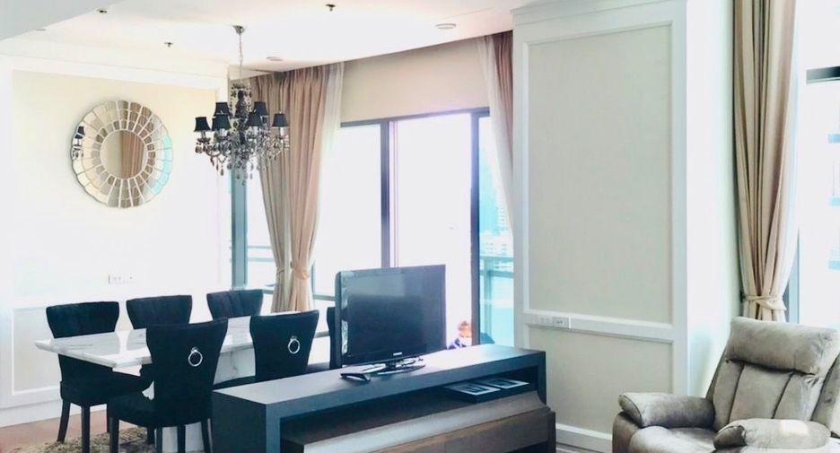 For rent 3 bedrooms condo in Khlong Toei, Bangkok