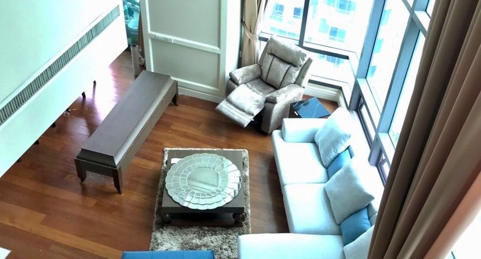 For rent 3 bedrooms condo in Khlong Toei, Bangkok