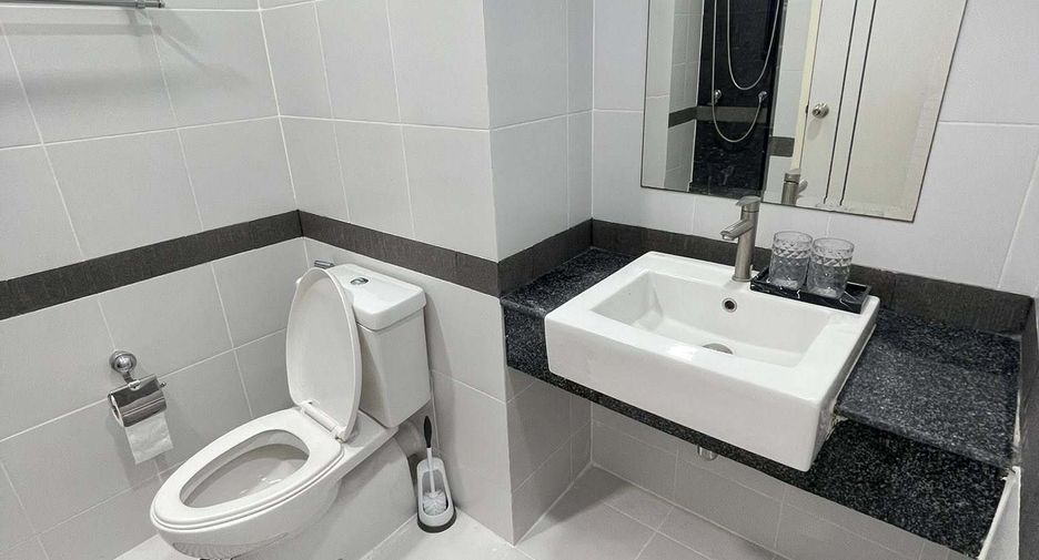 For rent 2 bedrooms condo in Ratchathewi, Bangkok