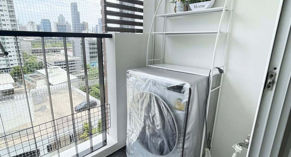 For rent 2 bedrooms condo in Ratchathewi, Bangkok