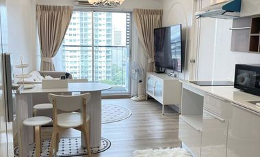 For rent 2 bedrooms condo in Ratchathewi, Bangkok