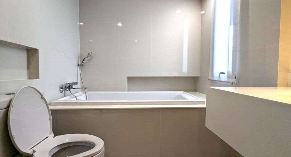 Wohnung zur Miete mit 3 Zimmer in Watthana, Bangkok