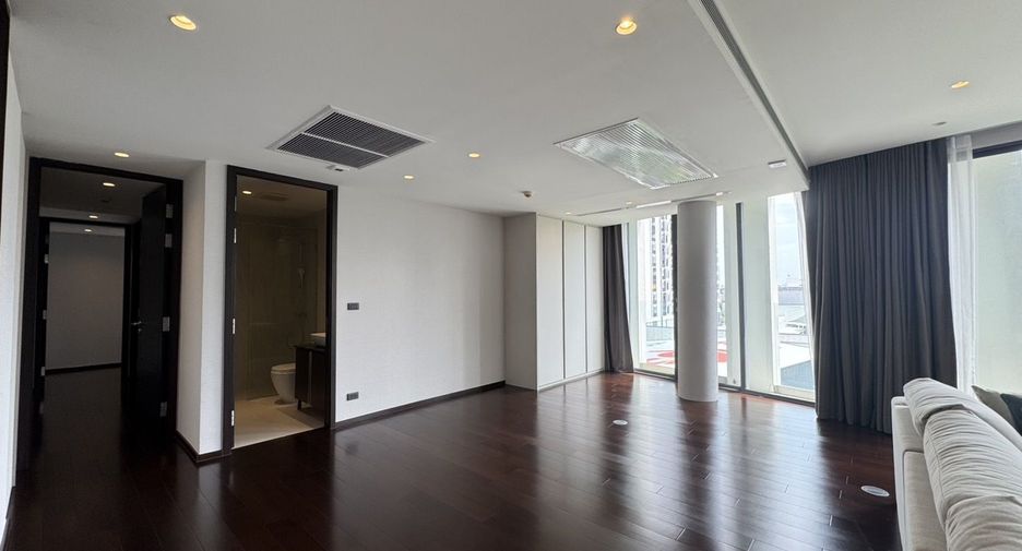 For sale 2 bedrooms condo in Watthana, Bangkok