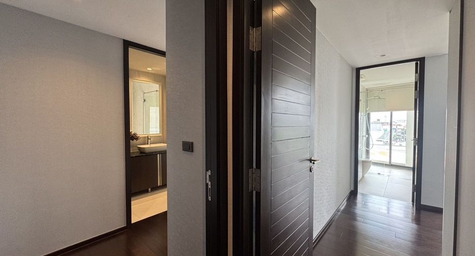 For sale 2 bedrooms condo in Watthana, Bangkok