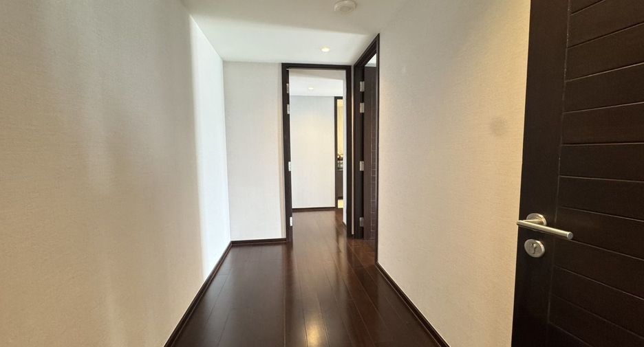 For sale 2 bedrooms condo in Watthana, Bangkok