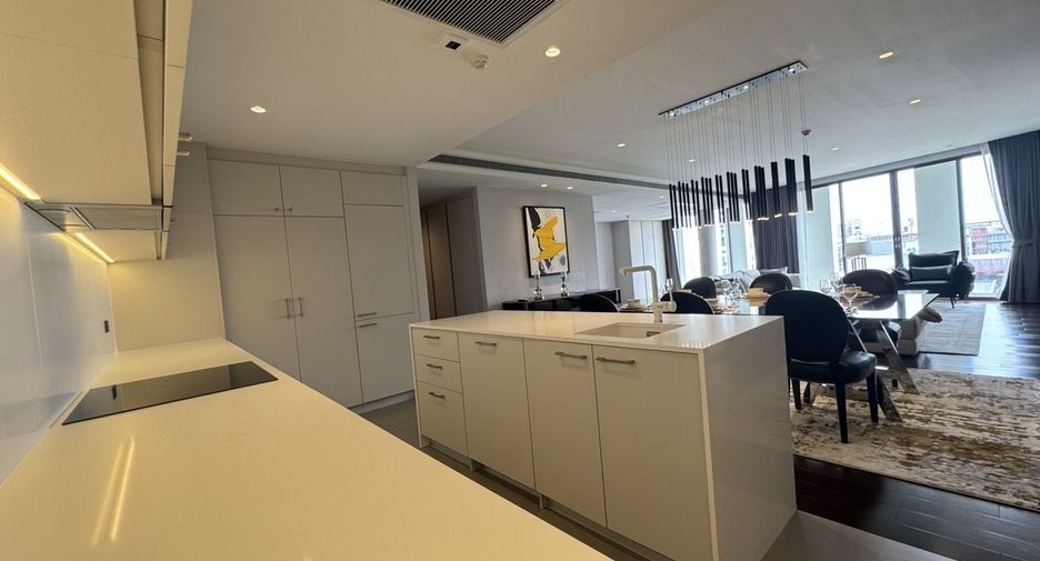 For sale 2 bedrooms condo in Watthana, Bangkok