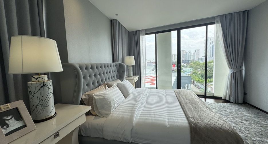 For sale 2 bedrooms condo in Watthana, Bangkok