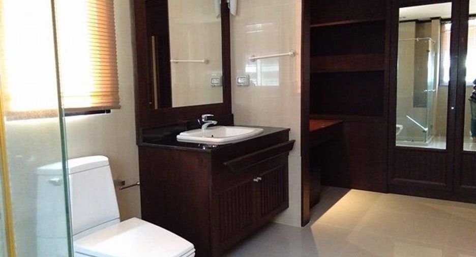 For rent 2 bedrooms condo in Bang Lamung, Chonburi