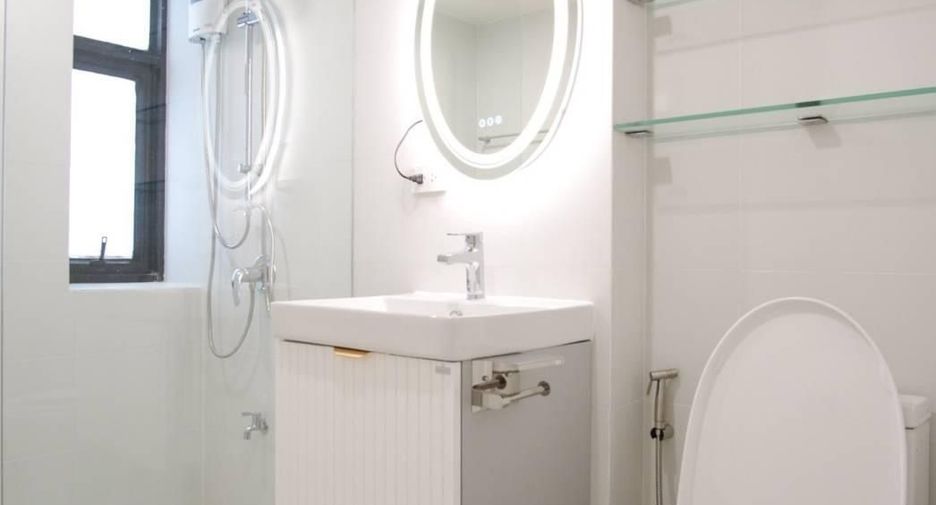 For rent 2 bedrooms condo in Phra Khanong, Bangkok