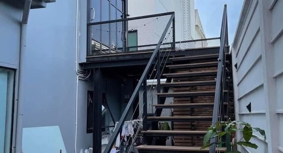 For sale 4 bedrooms villa in Suan Luang, Bangkok