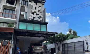 For sale 4 bedrooms villa in Suan Luang, Bangkok