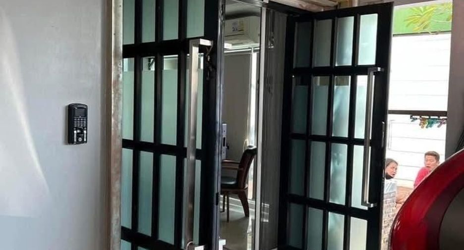 For sale 4 bedrooms villa in Suan Luang, Bangkok