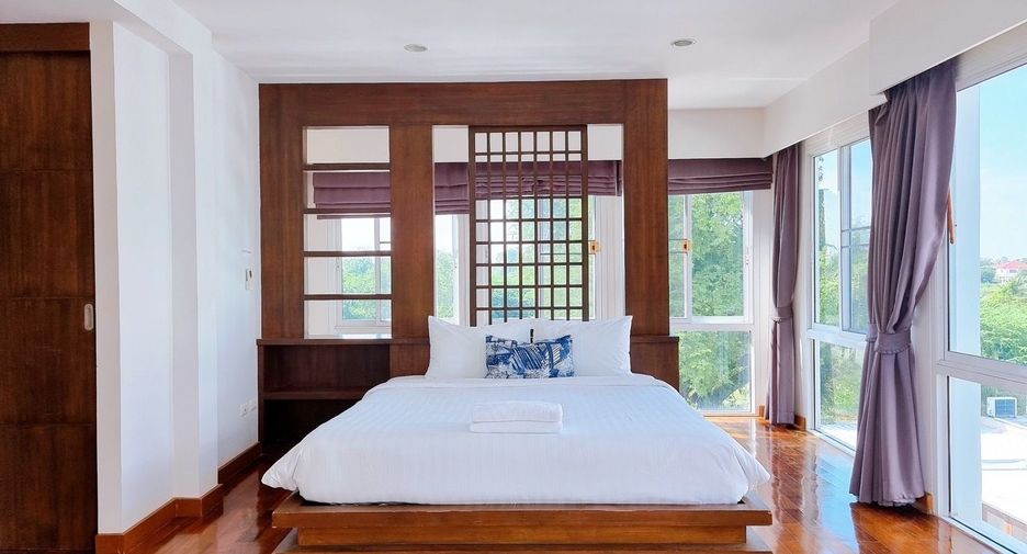 For sale 4 bedrooms villa in Cha Am, Phetchaburi