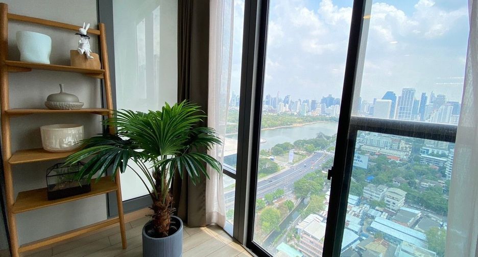 For sale 3 ベッドルーム condo in Khlong Toei, Bangkok