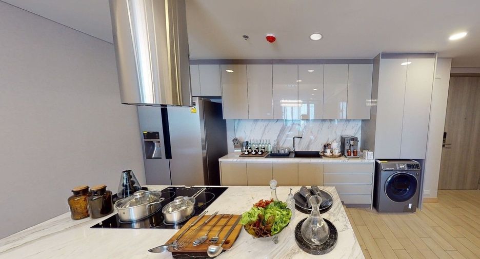 For sale 3 ベッドルーム condo in Khlong Toei, Bangkok