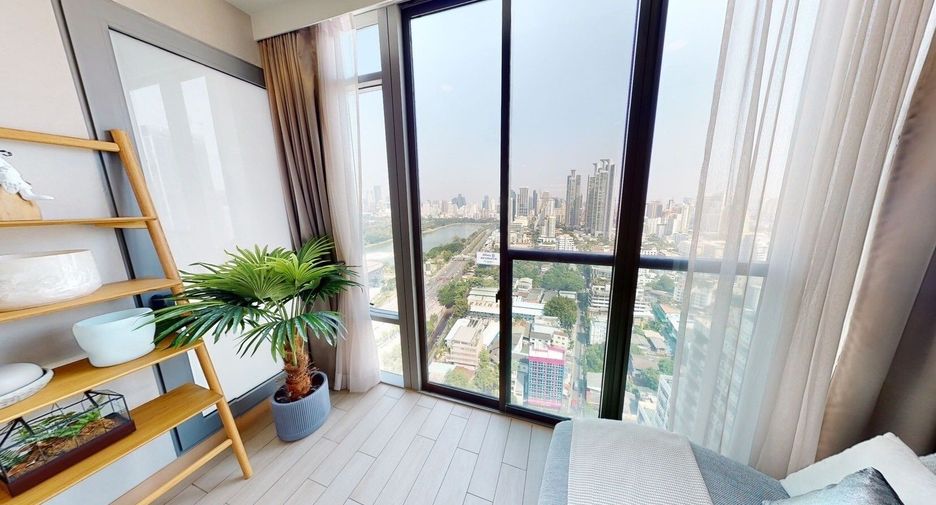 For sale 3 ベッドルーム condo in Khlong Toei, Bangkok