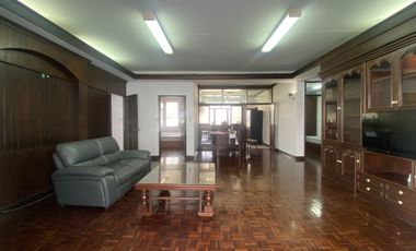 For rent 3 bedrooms apartment in Khlong Toei, Bangkok