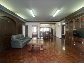 À louer 3 chambres appartement à Khlong Toei, Bangkok